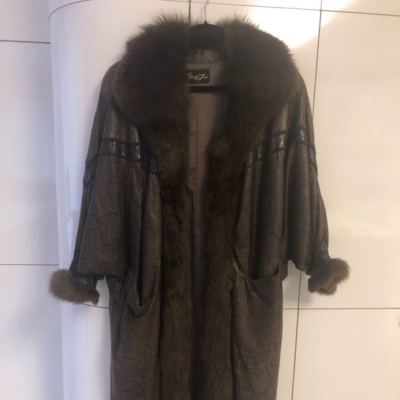 Leather ( embossed) and fox fur full length coat.  Excellent condition. - Picture 2 of 3